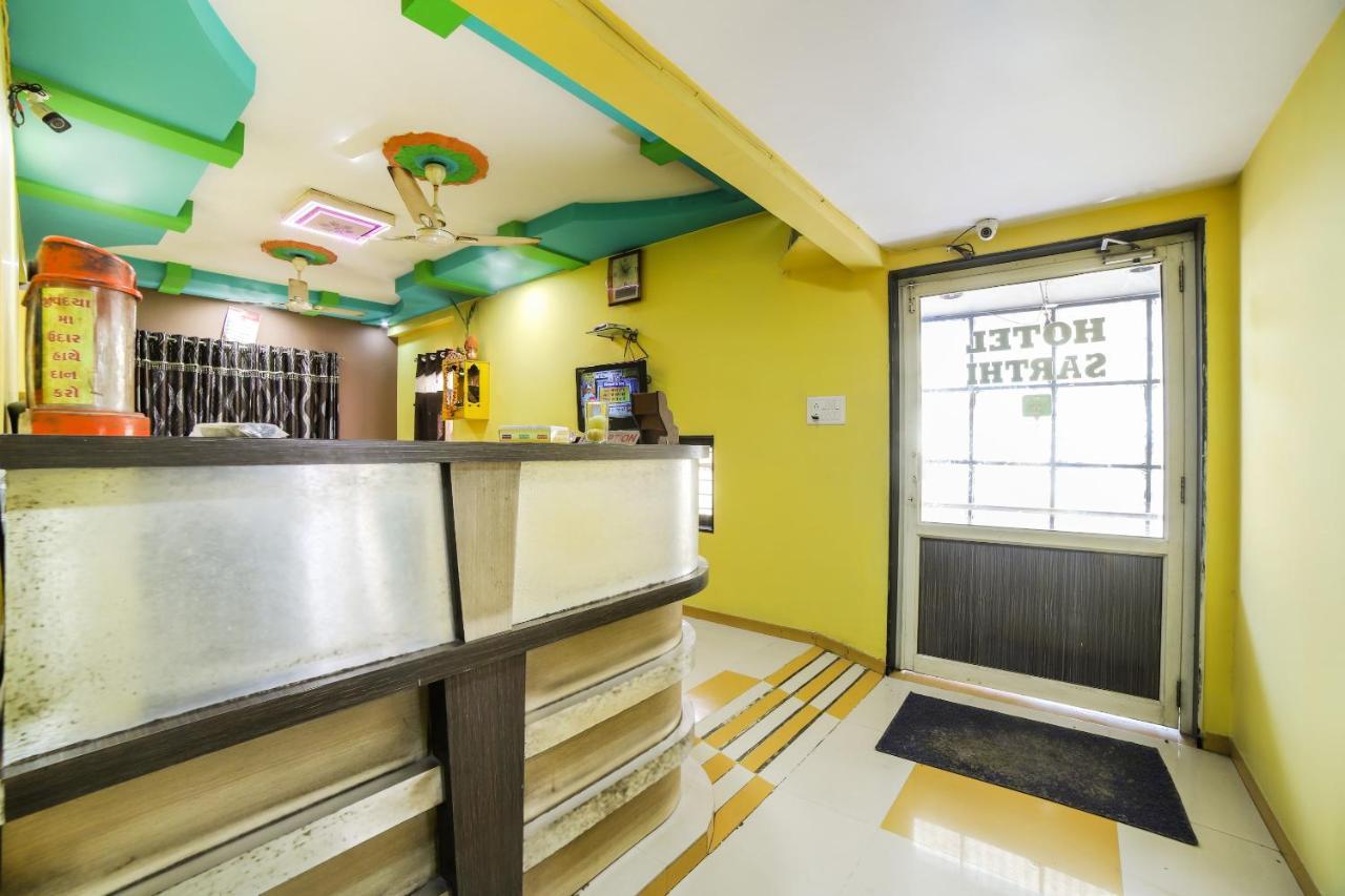 Oyo 69877 Hotel Sarthi Residency Ahmedabad Esterno foto