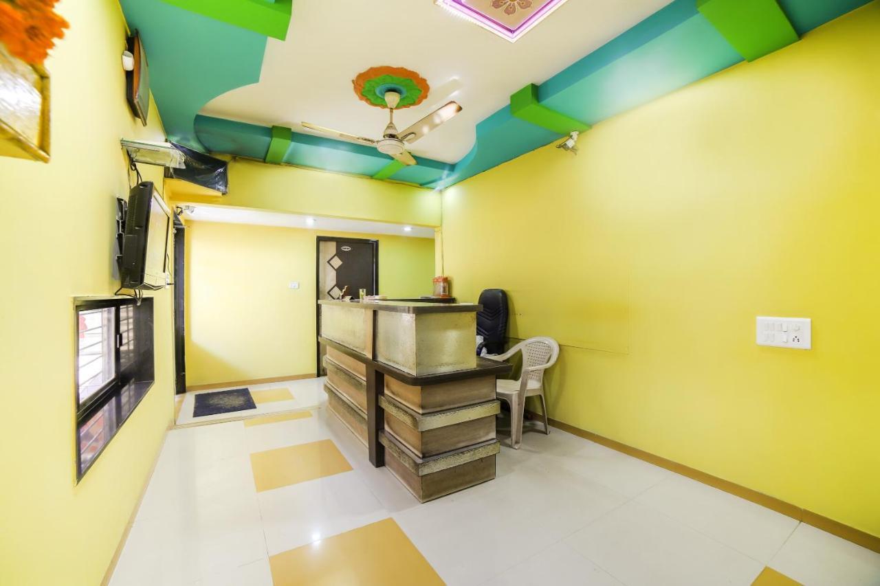 Oyo 69877 Hotel Sarthi Residency Ahmedabad Esterno foto